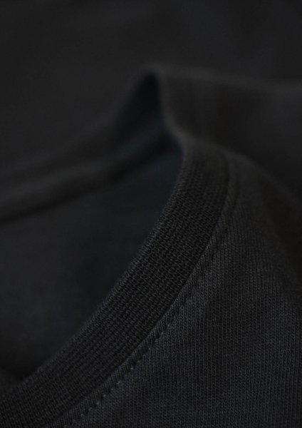 Zoom bild av Woman soft round neck t-shirt, black