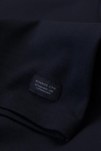 Zoom bild av The interlock tee