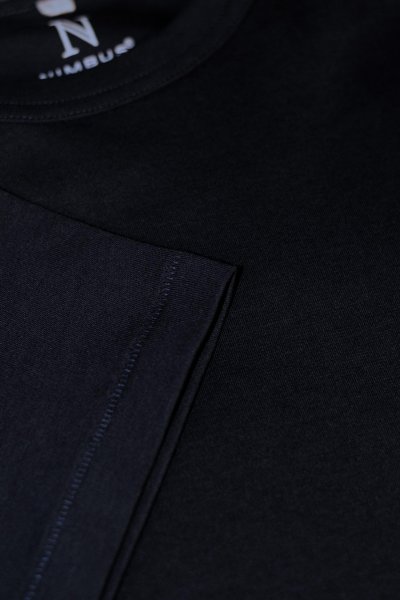 Zoom bild av The interlock tee