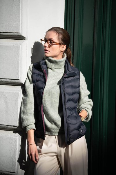 Zoom bild av Woman versatile down gilet, navy